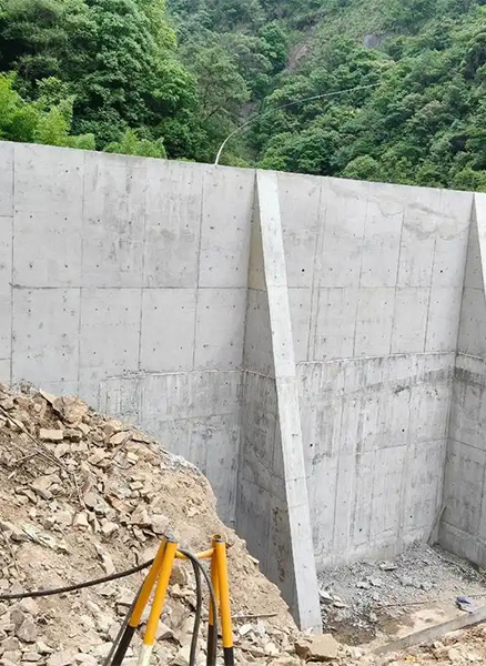 苏州虎丘区重力式挡土墙